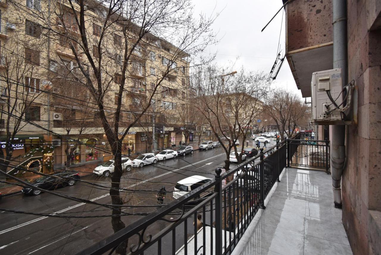 19Tumanyan Excellent Apartment In The Centre Of Capital Yerevan Ngoại thất bức ảnh